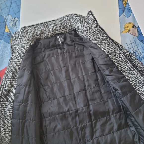 Mondetta Winter Jacket - Picture 7 of 16